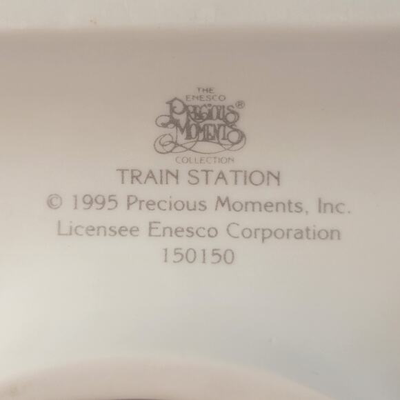 Precious Moments Sugar Town Lighted Train Station Figurine Enesco 150150 1995 - Picture 11 of 16